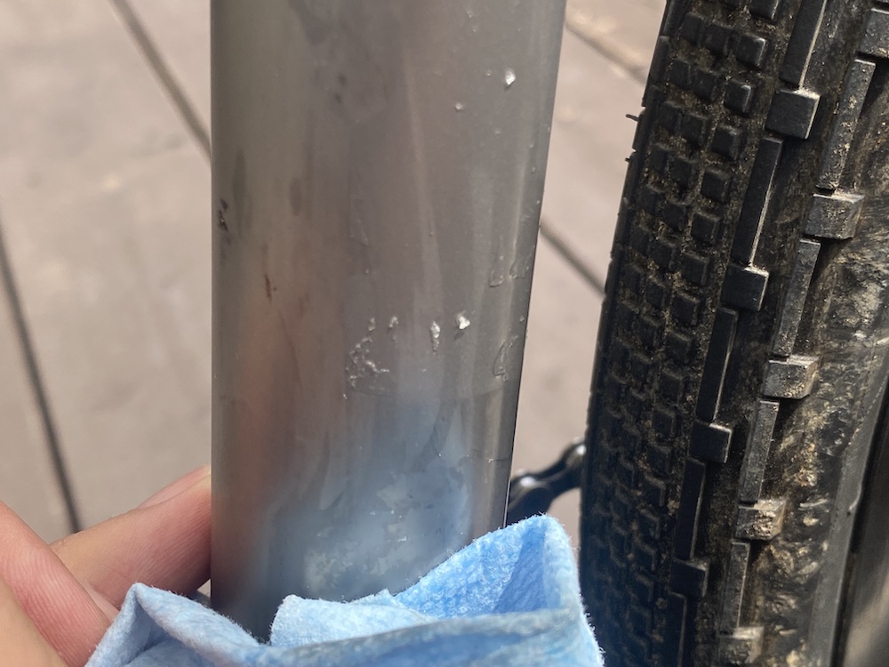 GLUE REMOVERでデカールを剥がす
