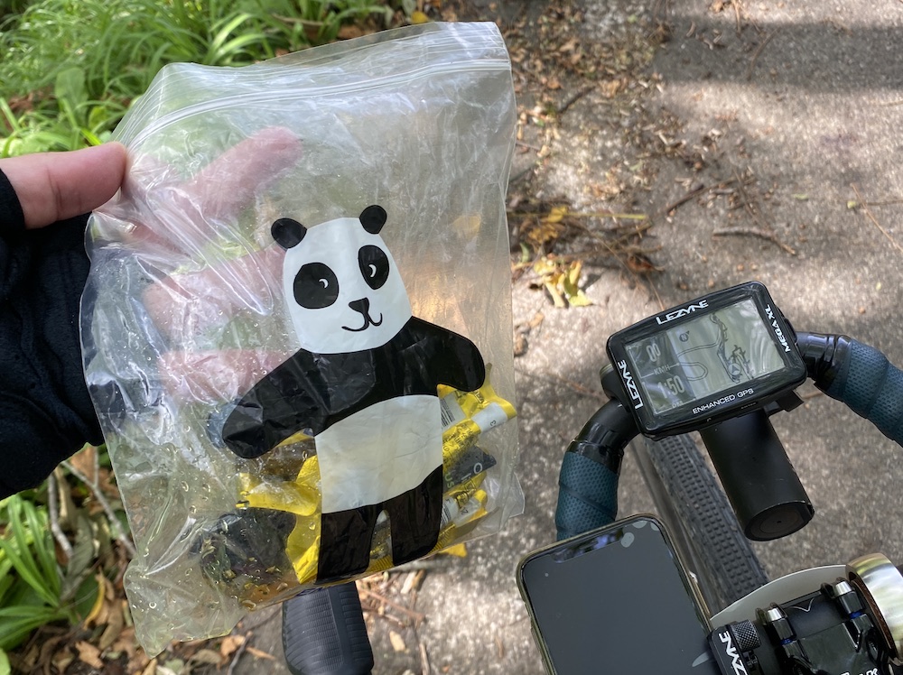 補給食のゴミ袋